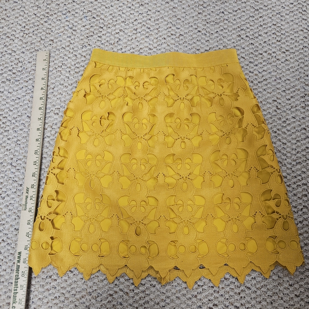 Ann Taylor LOFT Women's Skirt Size 4 Gold Yellow Lace Pencil